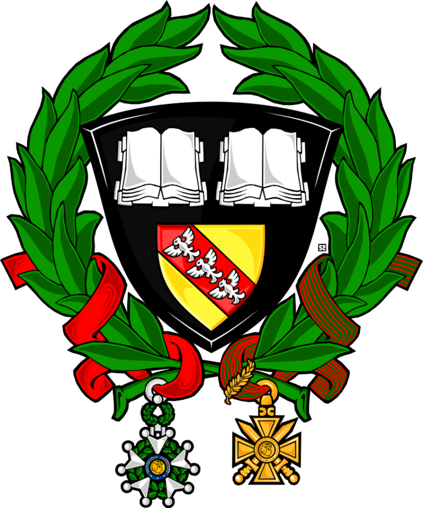 Armoiries de l'Université de Lorraine : de sable à deux livres ouverts d’argent en chef accompagnés en pointe d’un écusson d’or à la bande de gueules chargée de trois alérions d’argent.
