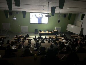 Projection du documentaire Outsiders : un regard sensible sur le football féminin amateur