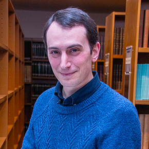 Alexandre Afgoustidis re&ccedil;oit la m&eacute;daille de bronze du CNRS pour ses travaux en th&eacute;orie des repr&eacute;sentations