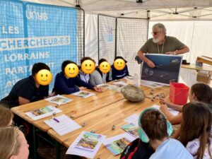 Les élèves de collège partis à la pêche aux fossiles
