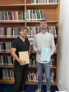 En quête de thèses : explorez, feuilletez, recensez !