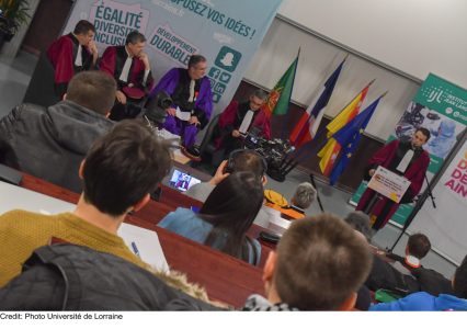 Crmonie de remise des insignes et titre de Docteur Honoris Causa de l'Universit de Lorraine Monsieur Joo Filipe Colardelle da Luz Mano (Joo F. Mano), professeur en chimie l'Universit de Aveiro (Portugal) et fondateur-directeur du Groupe de recherche COMPASS issu du Laboratoire associ CICECO au sein de l'institut des Matriaux de Aveiro